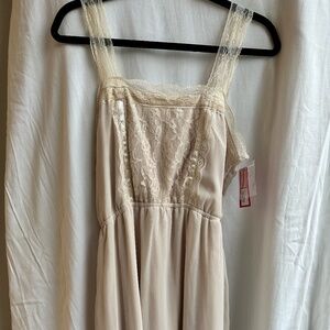 NWT Ivory Vintage Lace Dress